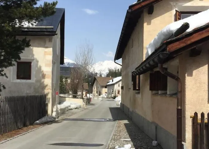 Chesa Delfins By Interhome Vakantiehuis Cinuos-Chel